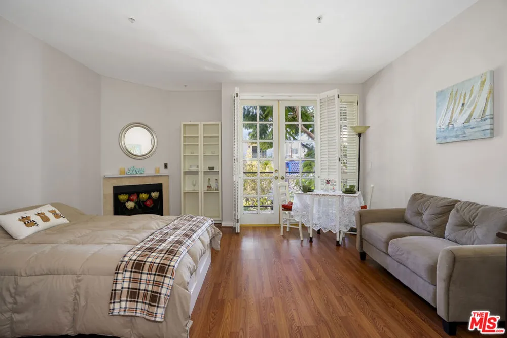 10630 Eastborne Avenue #306 Los Angeles, CA 90024