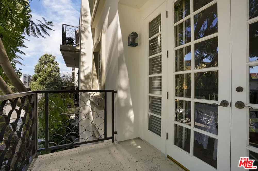 10630 Eastborne Avenue #306 Los Angeles, CA 90024