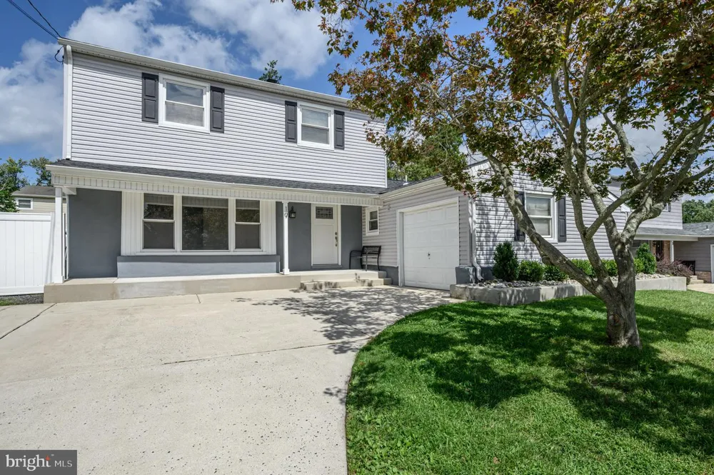 19 BUCKNELL DRIVE Cherry Hill, NJ 08034