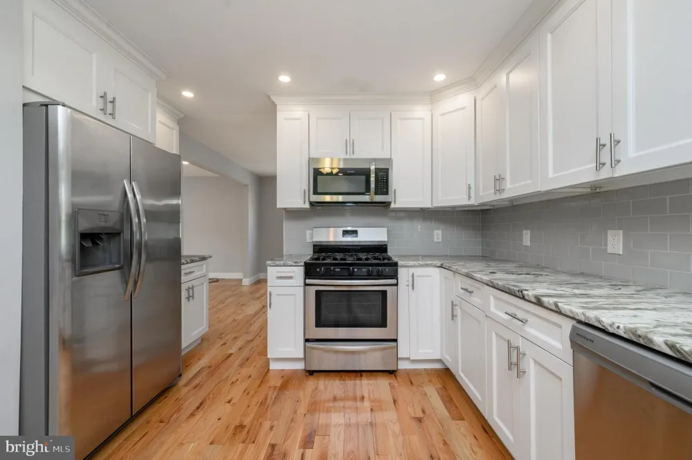 19 BUCKNELL DRIVE Cherry Hill, NJ 08034
