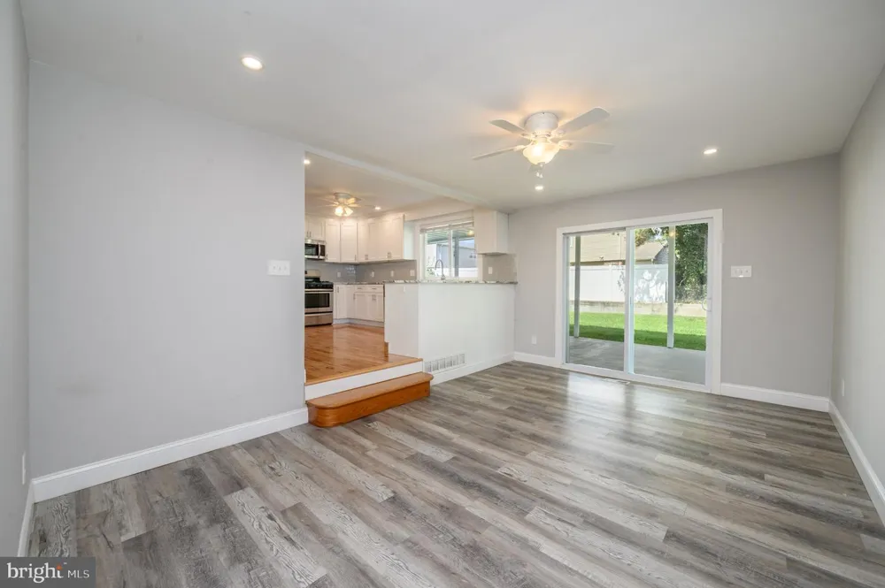 19 BUCKNELL DRIVE Cherry Hill, NJ 08034