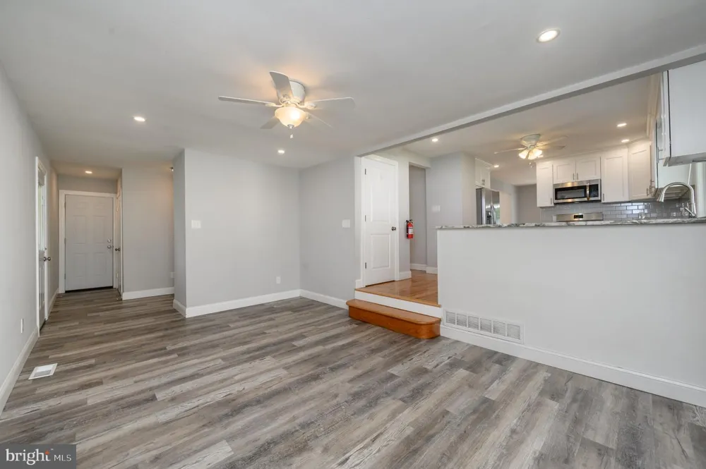 19 BUCKNELL DRIVE Cherry Hill, NJ 08034