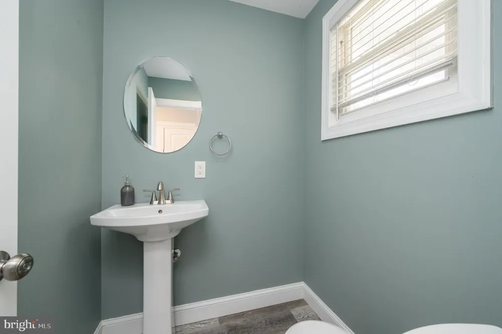 19 BUCKNELL DRIVE Cherry Hill, NJ 08034