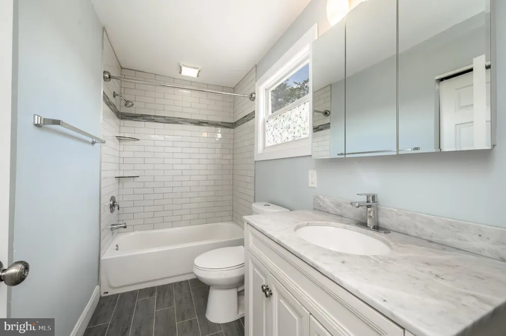 19 BUCKNELL DRIVE Cherry Hill, NJ 08034