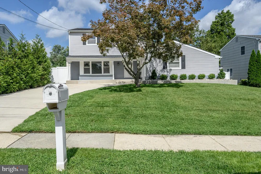 19 BUCKNELL DRIVE Cherry Hill, NJ 08034