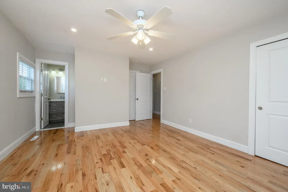 19 BUCKNELL DRIVE Cherry Hill, NJ 08034