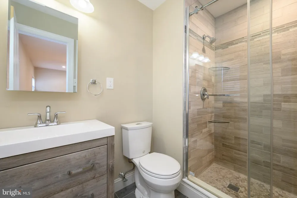 19 BUCKNELL DRIVE Cherry Hill, NJ 08034