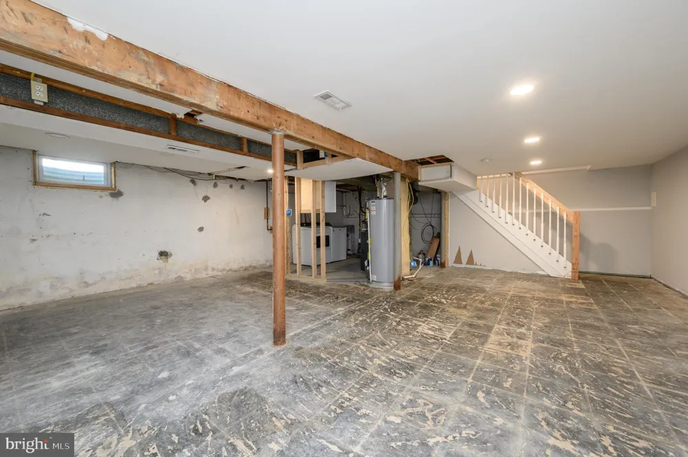 19 BUCKNELL DRIVE Cherry Hill, NJ 08034