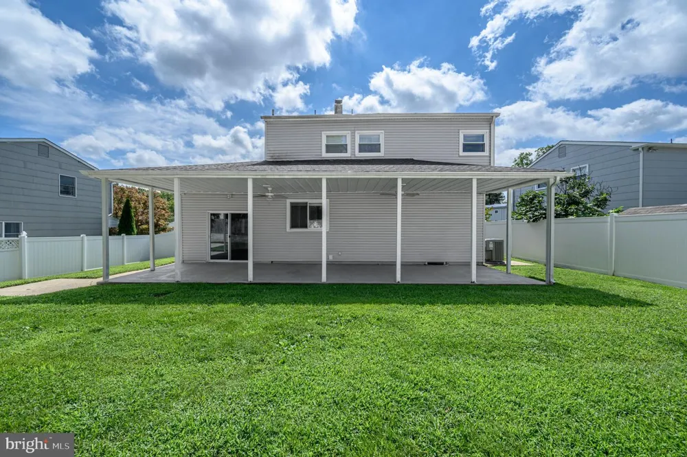 19 BUCKNELL DRIVE Cherry Hill, NJ 08034