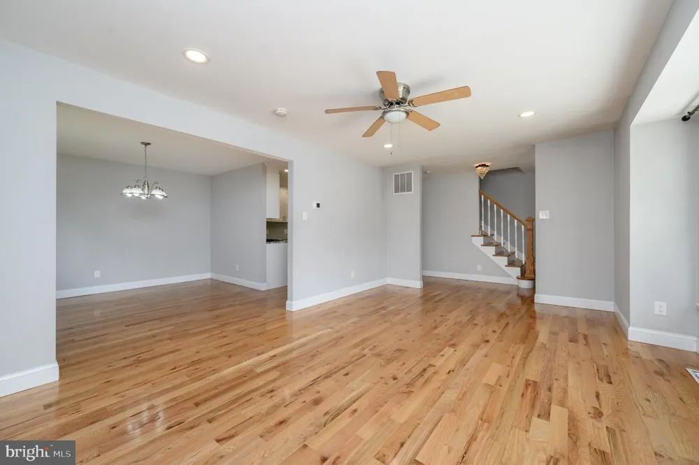 19 BUCKNELL DRIVE Cherry Hill, NJ 08034