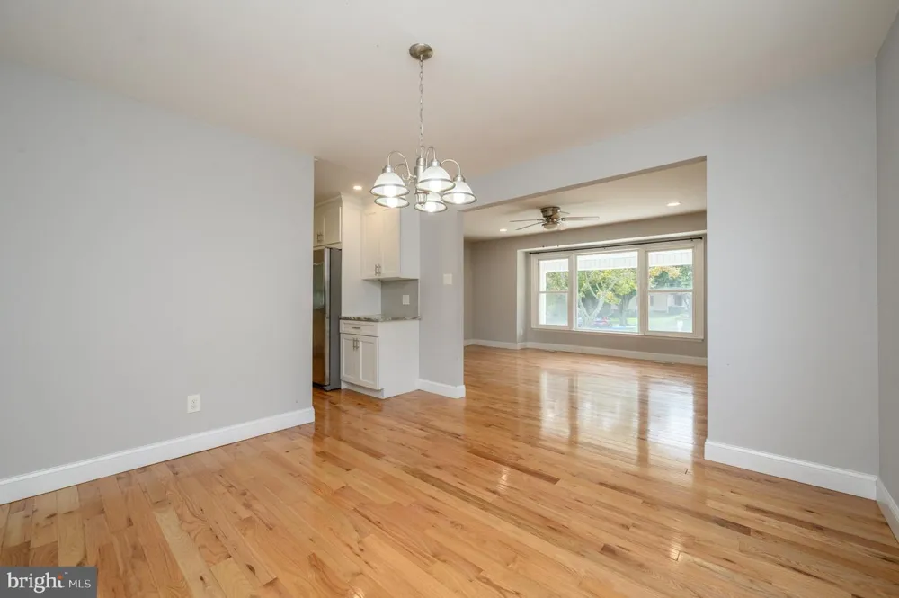 19 BUCKNELL DRIVE Cherry Hill, NJ 08034