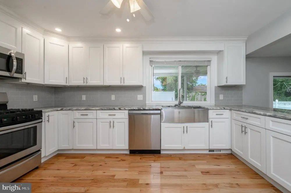 19 BUCKNELL DRIVE Cherry Hill, NJ 08034