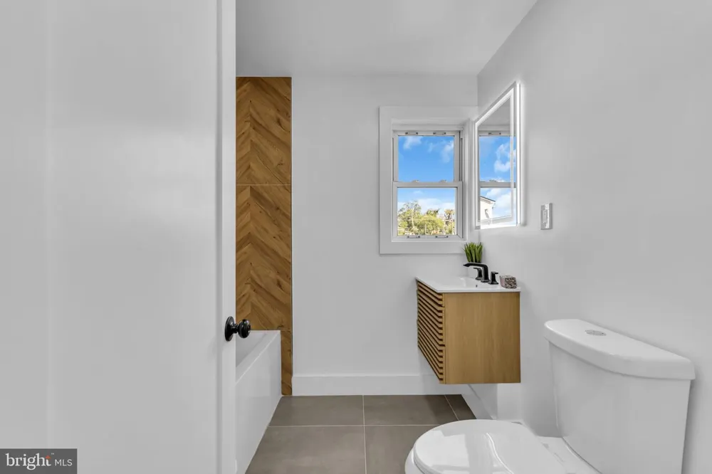 33 MORRIS AVENUE Burlington, NJ 08016
