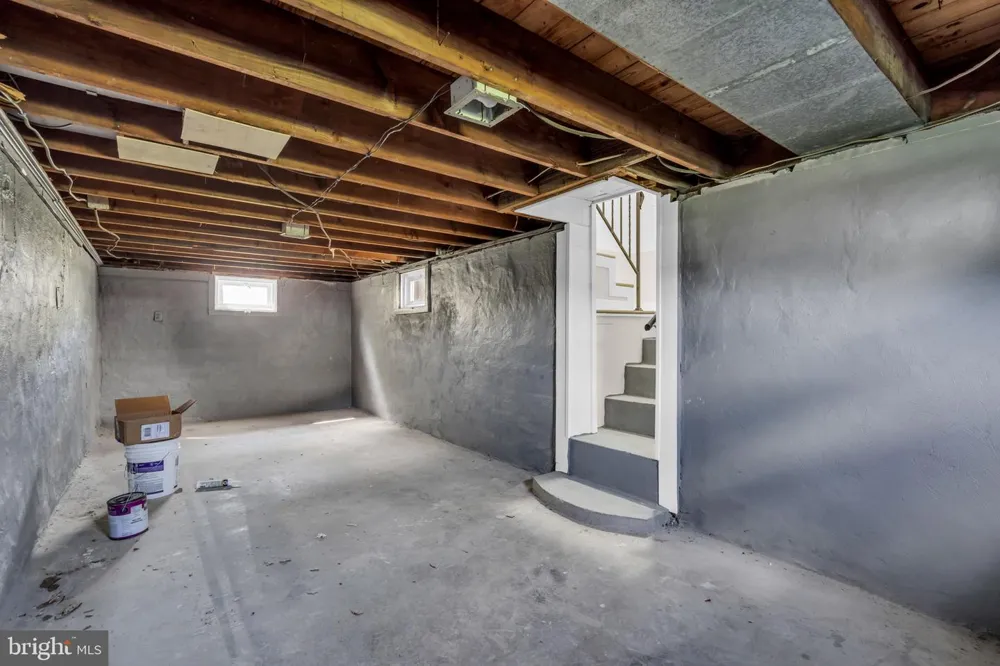 33 MORRIS AVENUE Burlington, NJ 08016