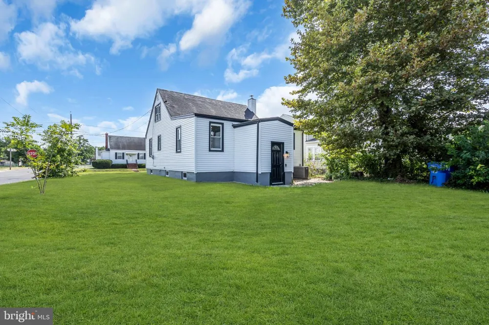 33 MORRIS AVENUE Burlington, NJ 08016