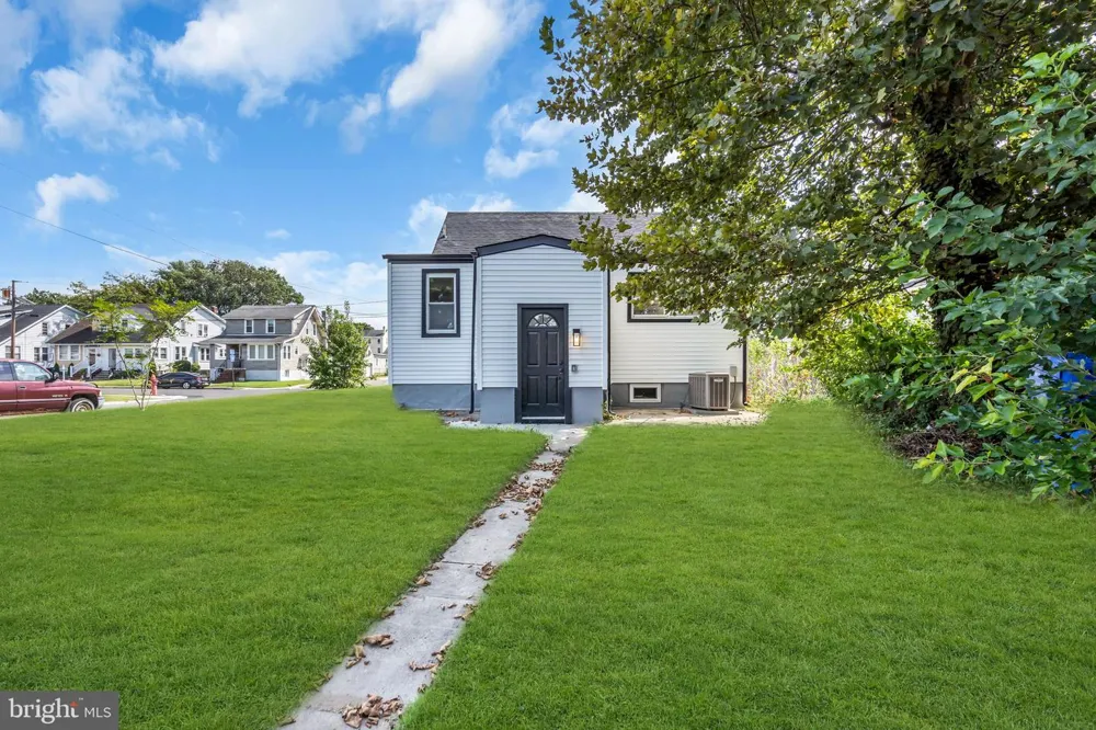 33 MORRIS AVENUE Burlington, NJ 08016
