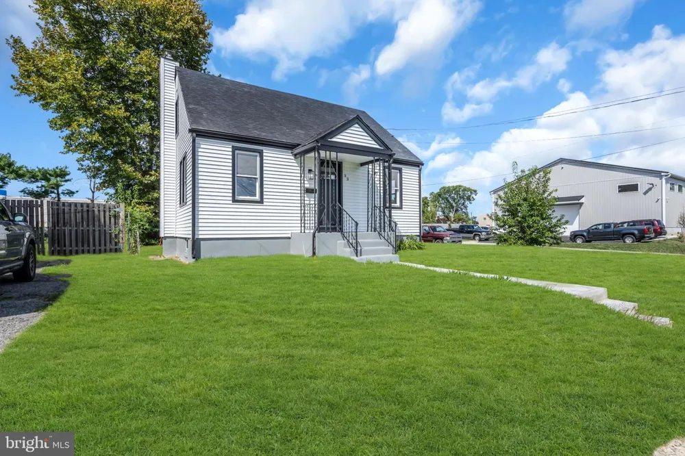 33 MORRIS AVENUE Burlington, NJ 08016