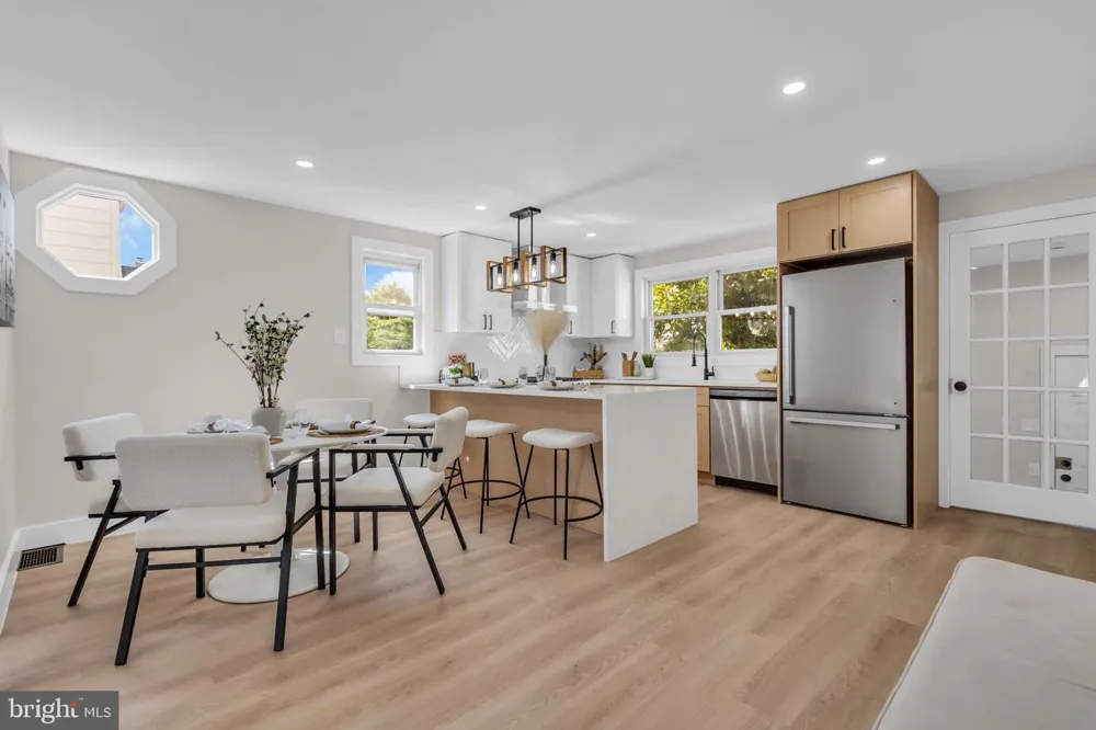 33 MORRIS AVENUE Burlington, NJ 08016