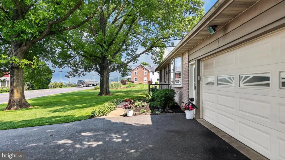 5757 DIVISION HIGHWAY Narvon, PA 17555