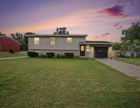 1825 Oak Park Drive
