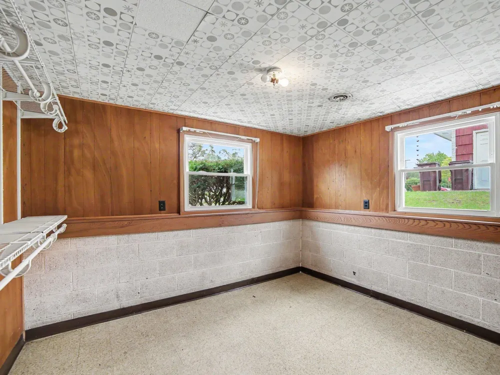 1825 Oak Park Drive Muskegon, MI 49442