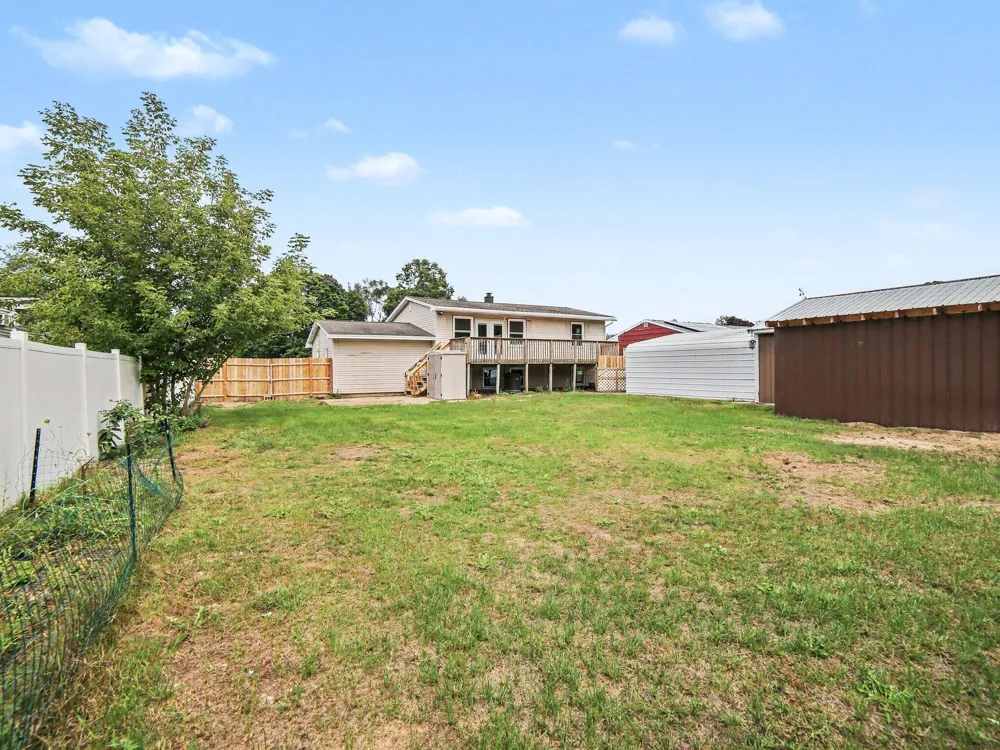 1825 Oak Park Drive Muskegon, MI 49442