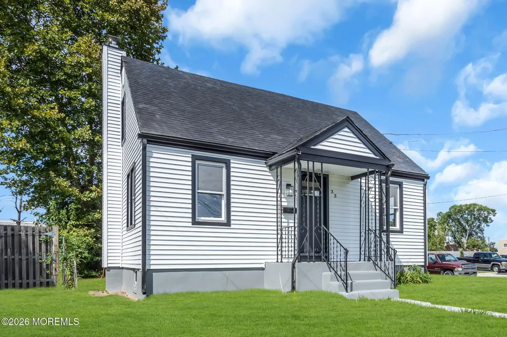 33 Morris Street Burlington, NJ 08016