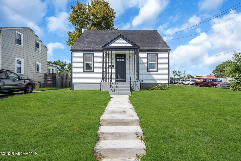 33 Morris Street Burlington, NJ 08016