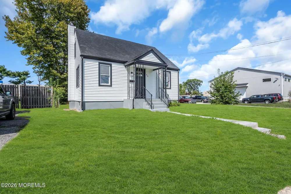 33 Morris Street Burlington, NJ 08016