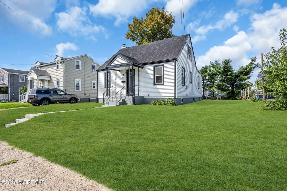 33 Morris Street Burlington, NJ 08016