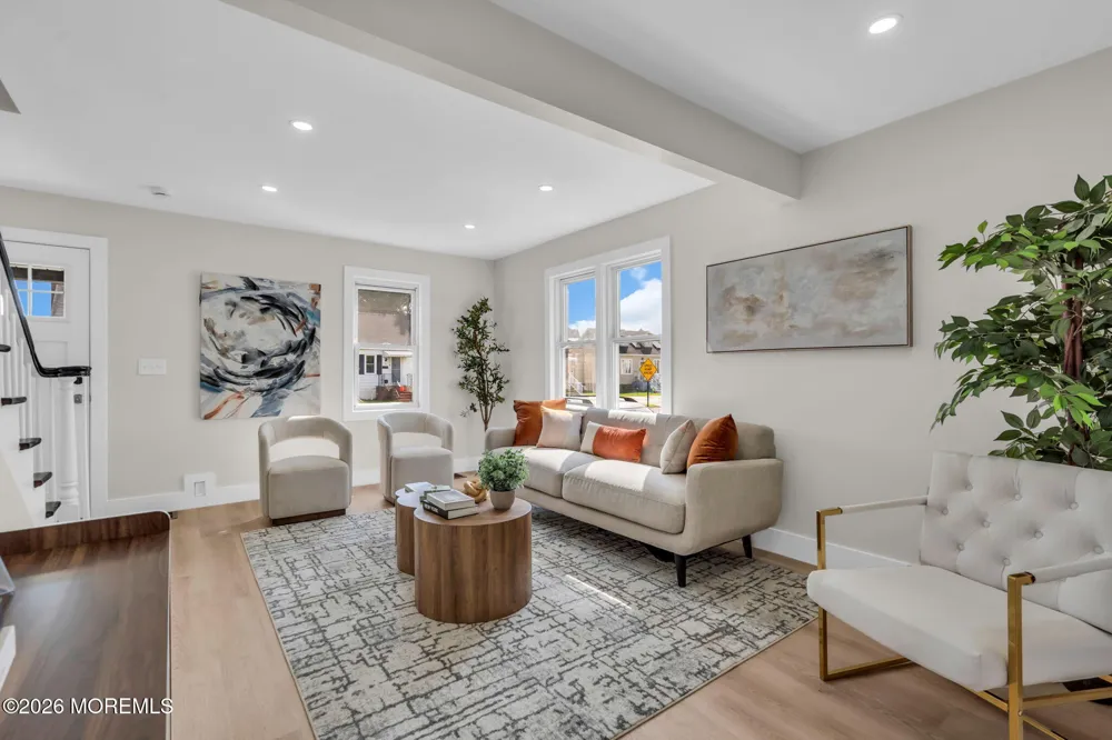 33 Morris Street Burlington, NJ 08016