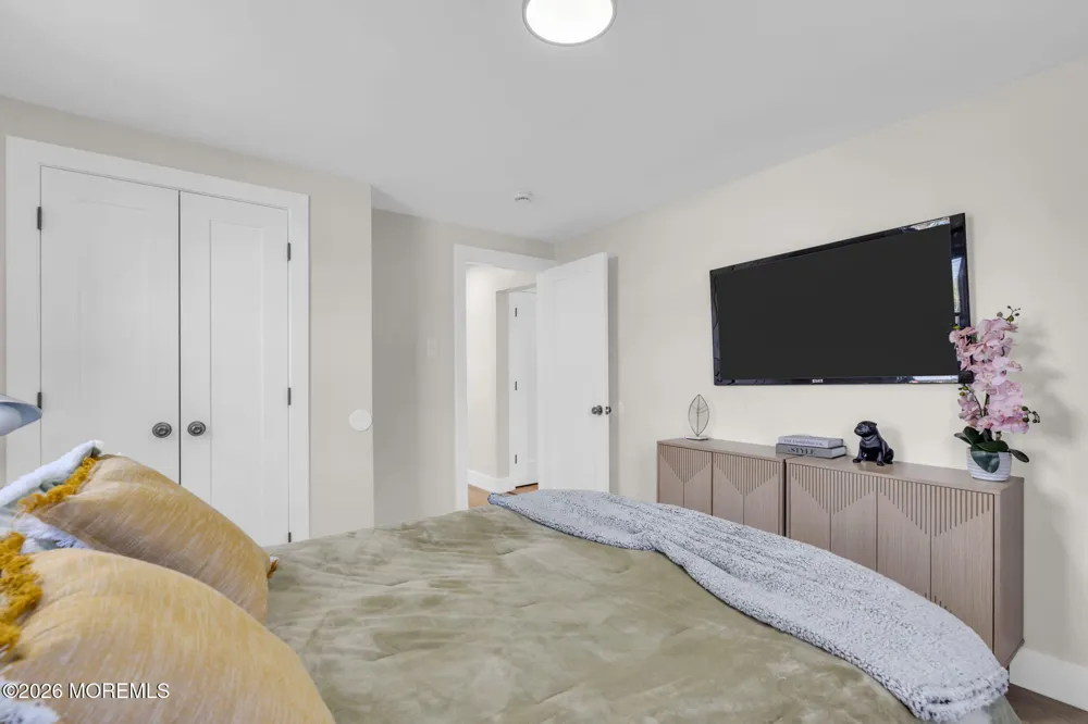 33 Morris Street Burlington, NJ 08016