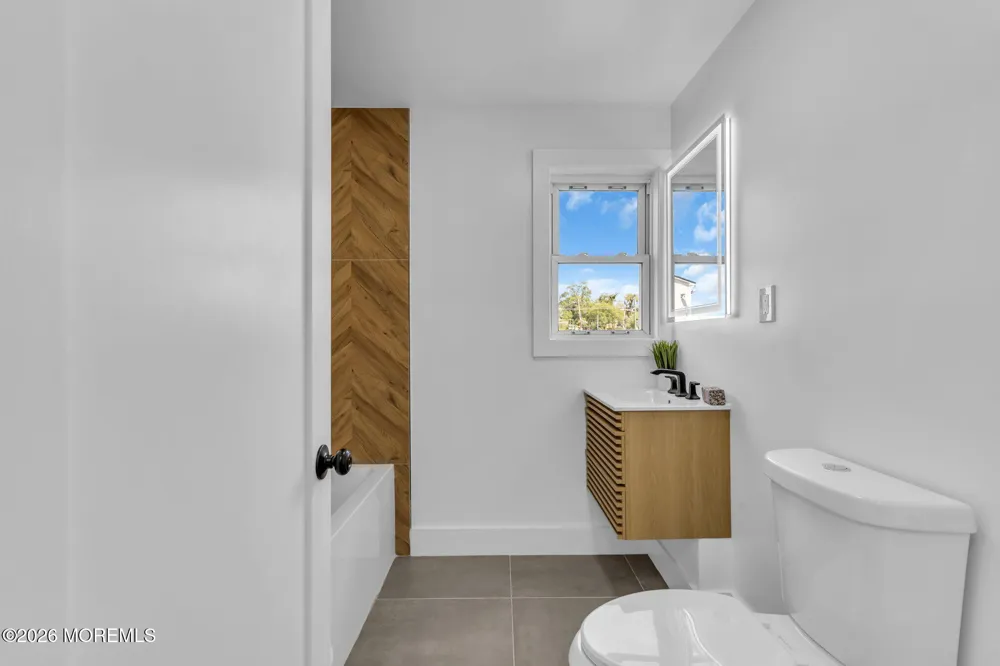 33 Morris Street Burlington, NJ 08016