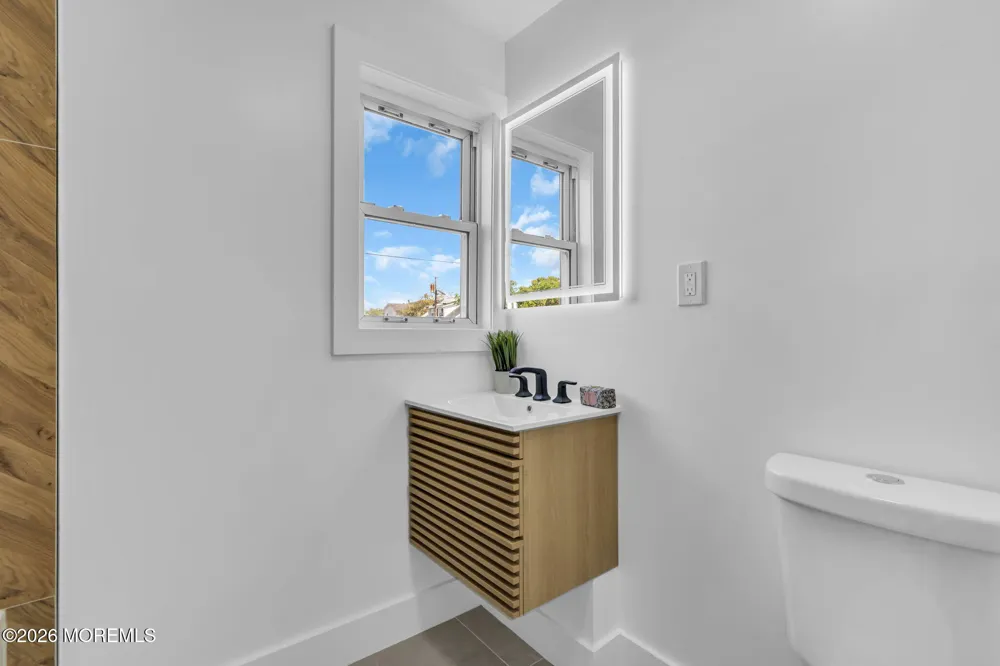 33 Morris Street Burlington, NJ 08016