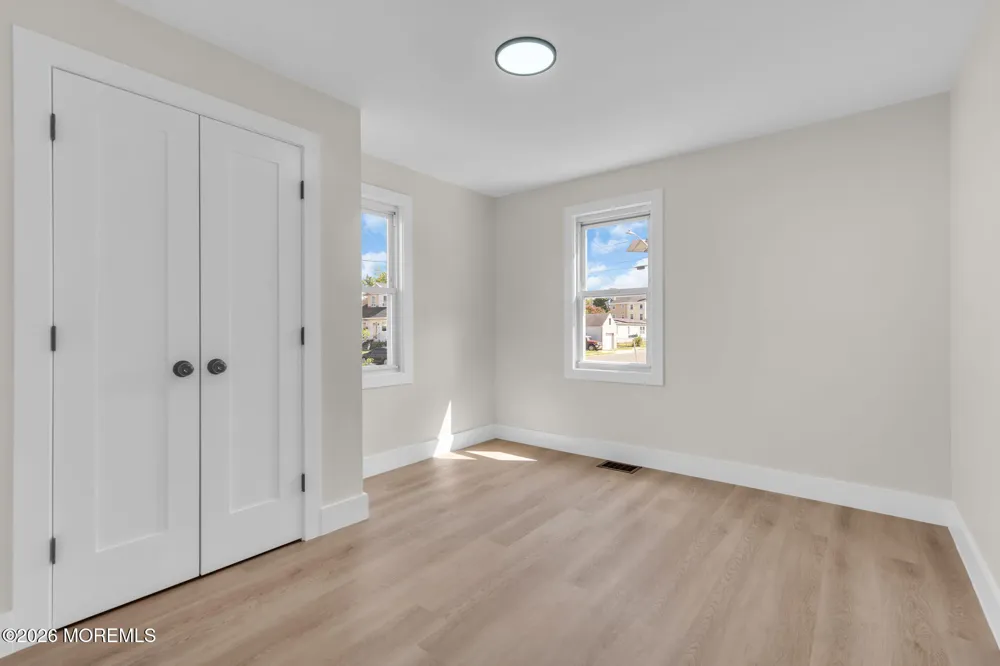 33 Morris Street Burlington, NJ 08016