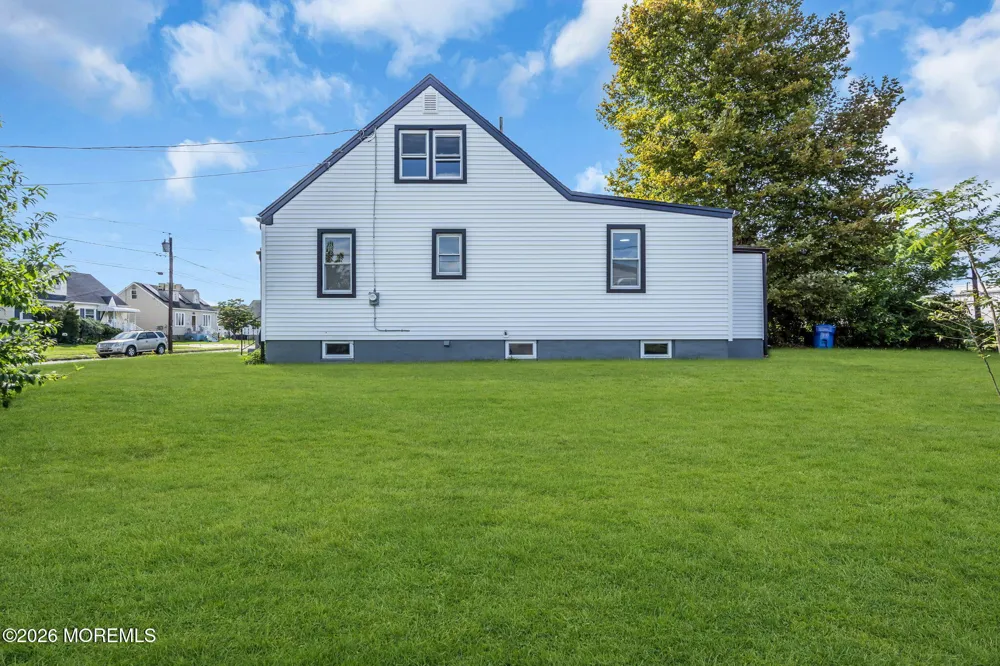 33 Morris Street Burlington, NJ 08016
