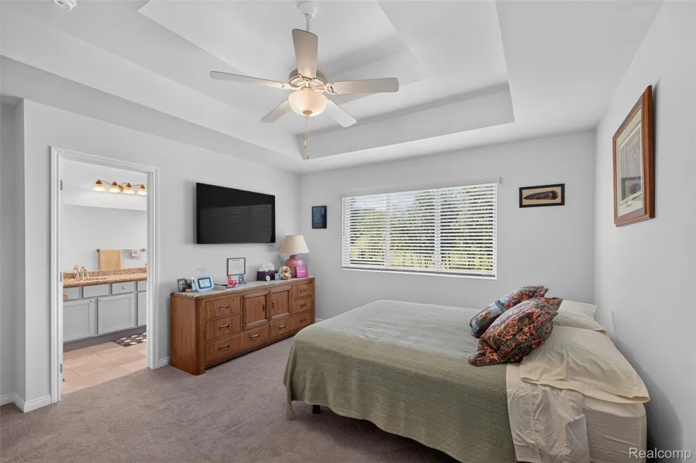 49665 Manistee Drive Chesterfield Township, MI 48047
