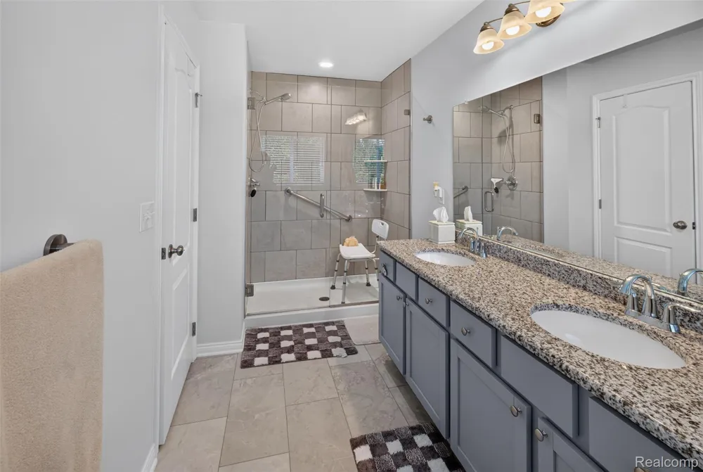 49665 Manistee Drive Chesterfield Township, MI 48047