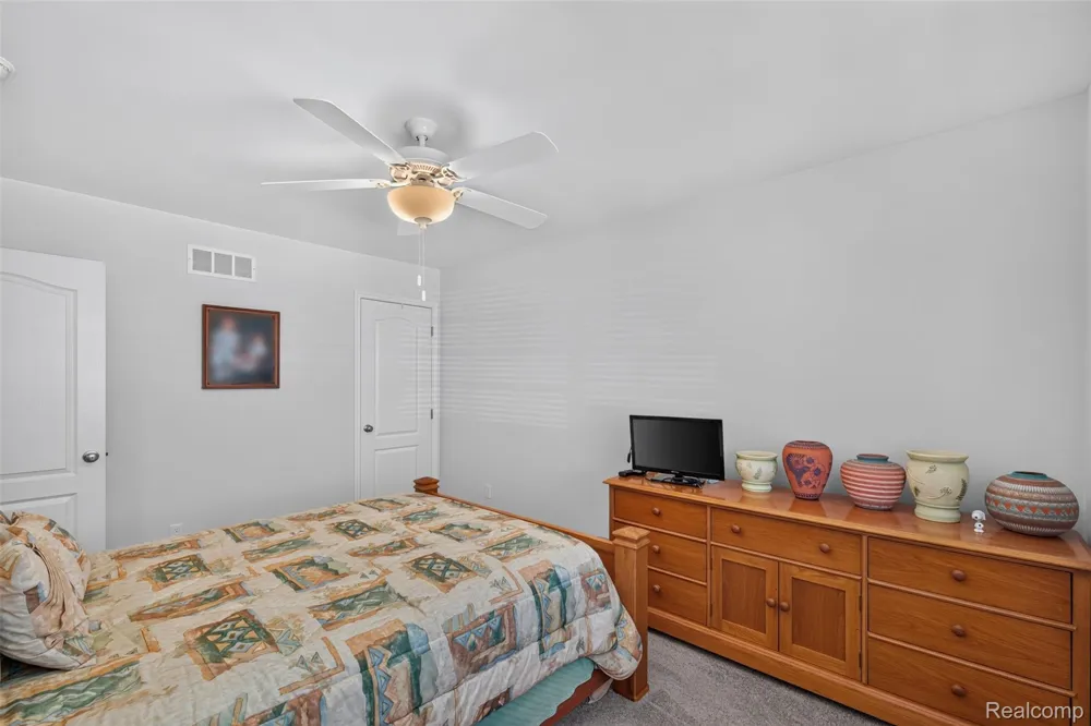 49665 Manistee Drive Chesterfield Township, MI 48047