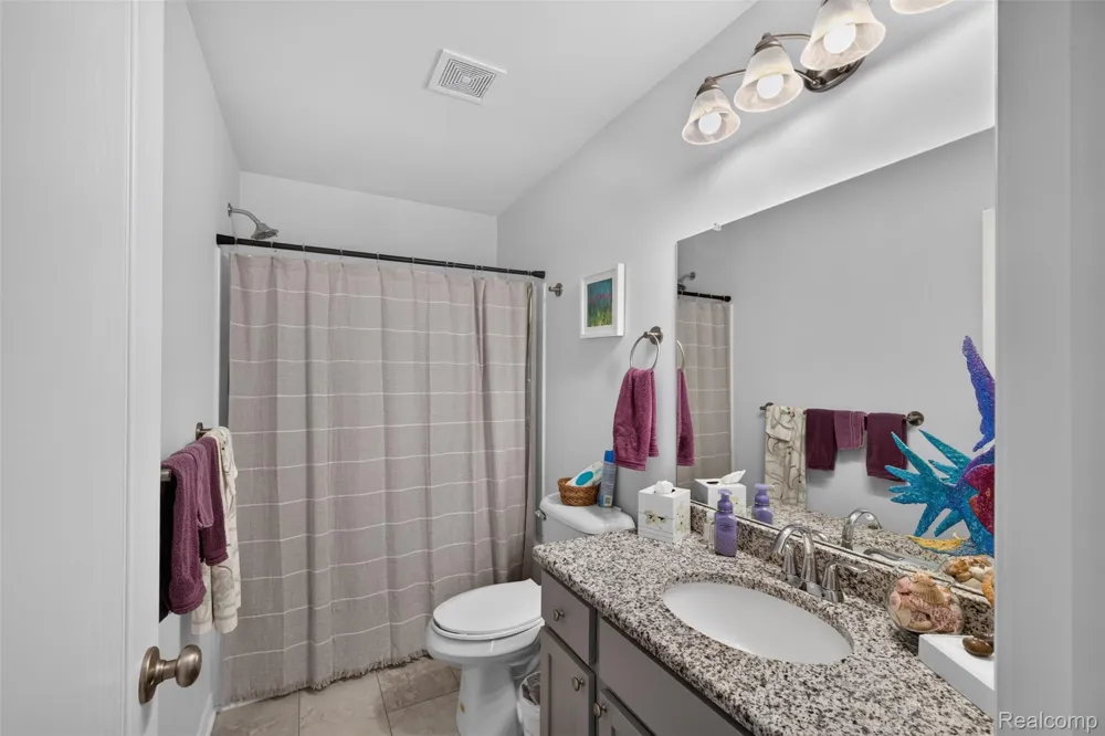 49665 Manistee Drive Chesterfield Township, MI 48047