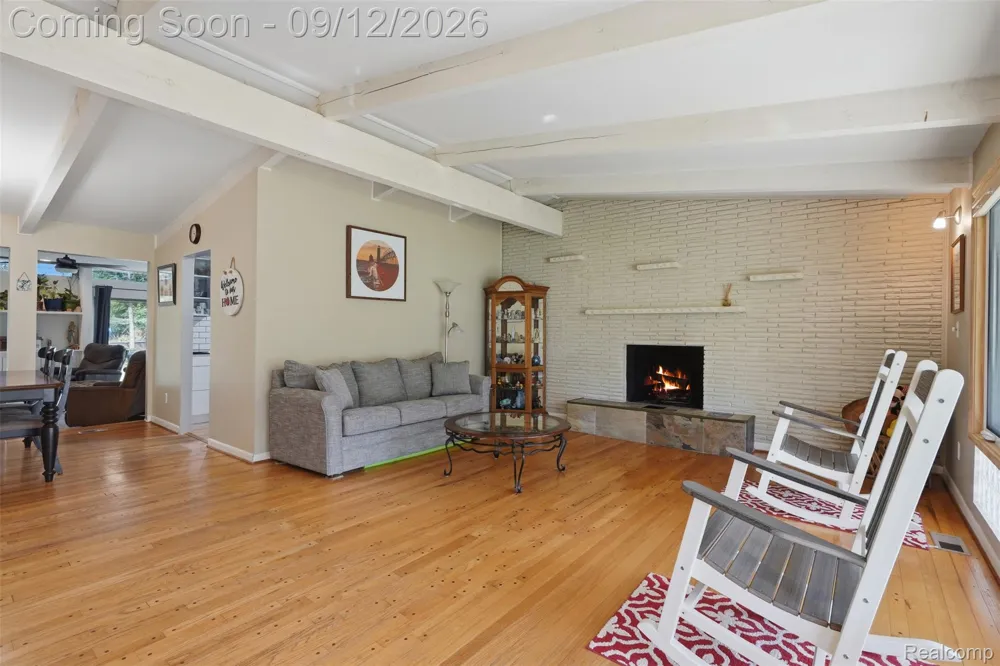 2644 Saint Joseph West Bloomfield Charter Township, MI 48324