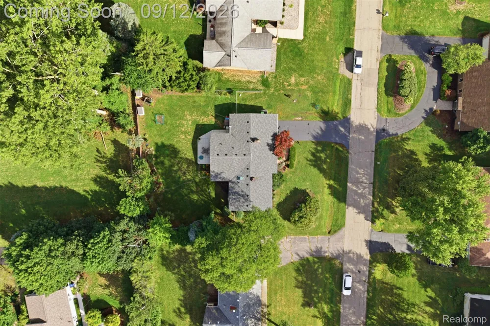 2644 Saint Joseph West Bloomfield Charter Township, MI 48324
