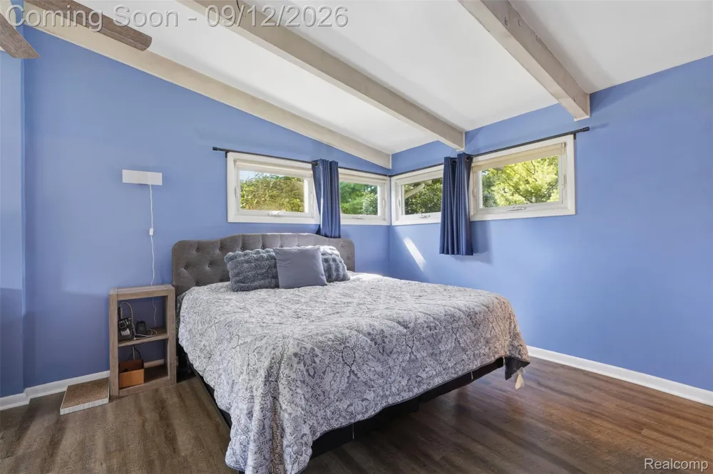 2644 Saint Joseph West Bloomfield Charter Township, MI 48324
