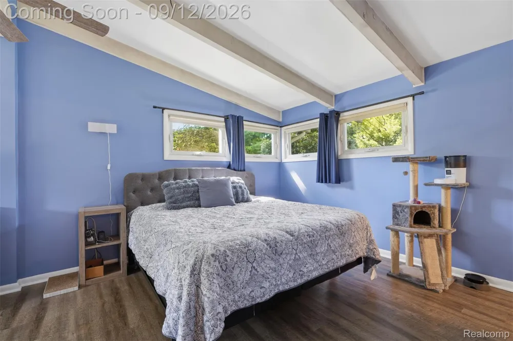 2644 Saint Joseph West Bloomfield Charter Township, MI 48324