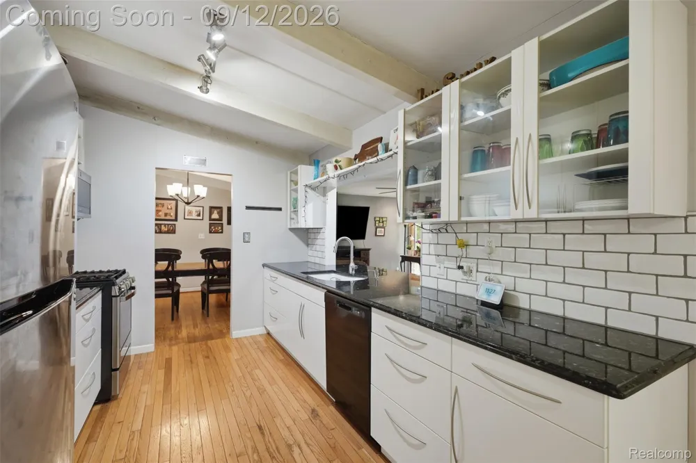 2644 Saint Joseph West Bloomfield Charter Township, MI 48324
