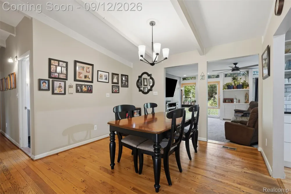2644 Saint Joseph West Bloomfield Charter Township, MI 48324
