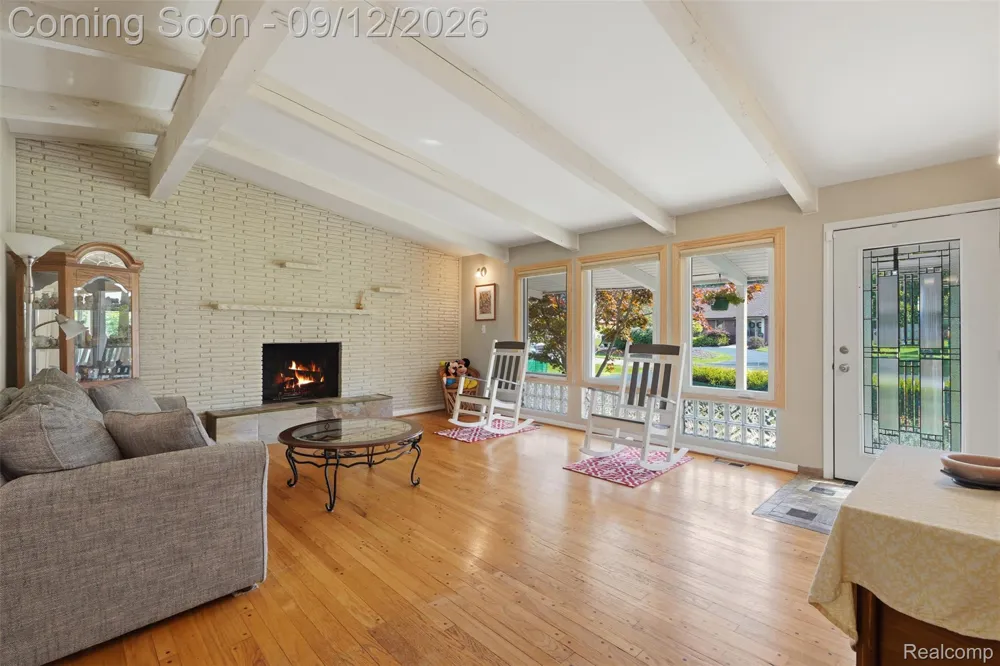 2644 Saint Joseph West Bloomfield Charter Township, MI 48324