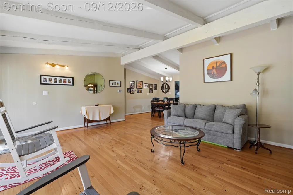2644 Saint Joseph West Bloomfield Charter Township, MI 48324