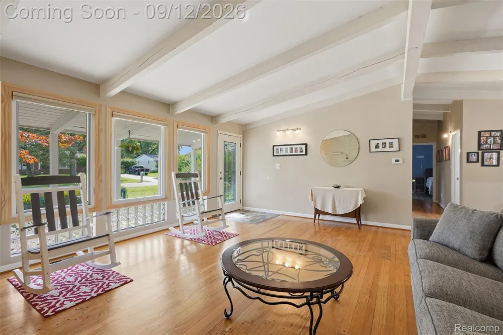 2644 Saint Joseph West Bloomfield Charter Township, MI 48324