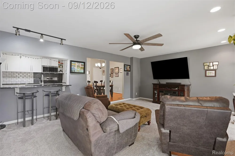 2644 Saint Joseph West Bloomfield Charter Township, MI 48324